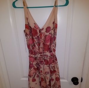 V neck pink floral dress with Pockets!